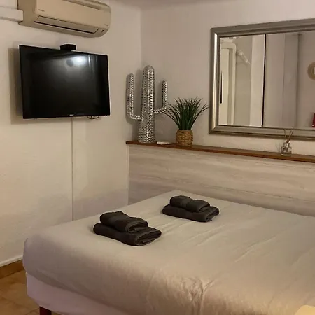 Cote Jardin - T2 Avec Terrasse Couverte Et Jardin Apartamento Cassis