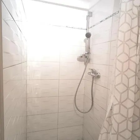 Apartamento Cote Jardin - T2 Avec Terrasse Couverte Et Jardin Cassis